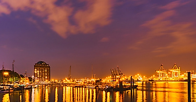 Oevelgönne bei Nacht