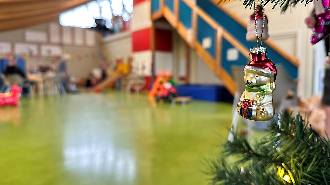 Bastelaktionen zu Weihnachten im Kinderspielhaus