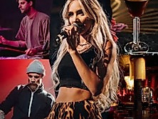 Abby Vogue Unplugged