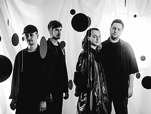 Lunar X Querformat - Credit Mel Rangel