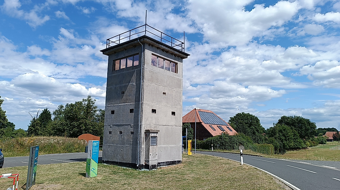 Der Grenzturm und der Bunker sind geöffent