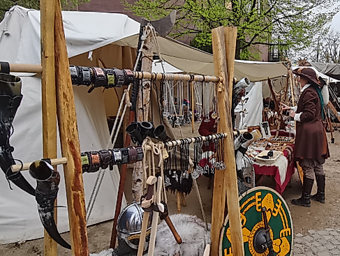 Mittelaltermarkt-Rathausplatz-Wedel-Mai-2023