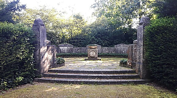 Mahnmal für die Toten des 1. Weltkrieges, evangelischer Friedhof, Elmshorn