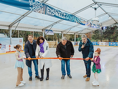 Eiswelt Scharbeutz Eröffnung Eisbahn 2024 Banddurchtrennung © TALB Christian Schaffrath