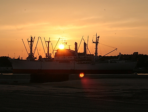 Sundowner Fahrt CUXHAVEN - HAMBURG