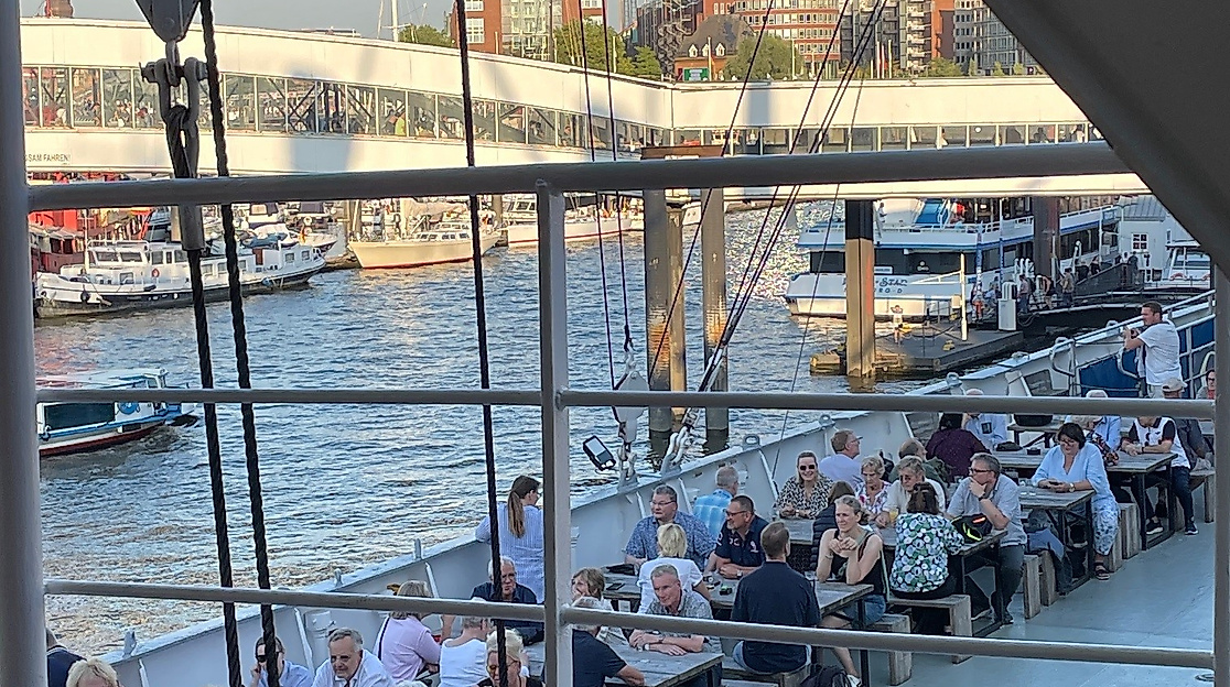 CAP SAN DIEGO auf zur Feuerwerksfahrt