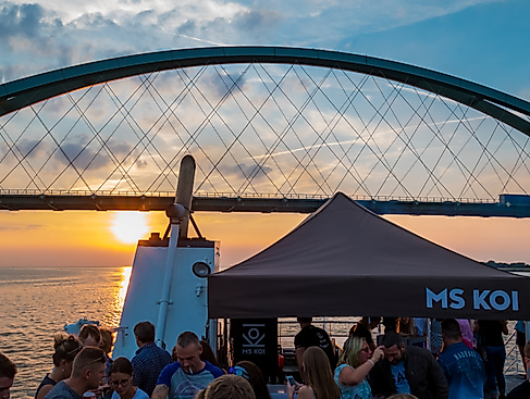 ms-koi-eventschiff-boatparty-sunset-cruise-©Adler-Schiffe