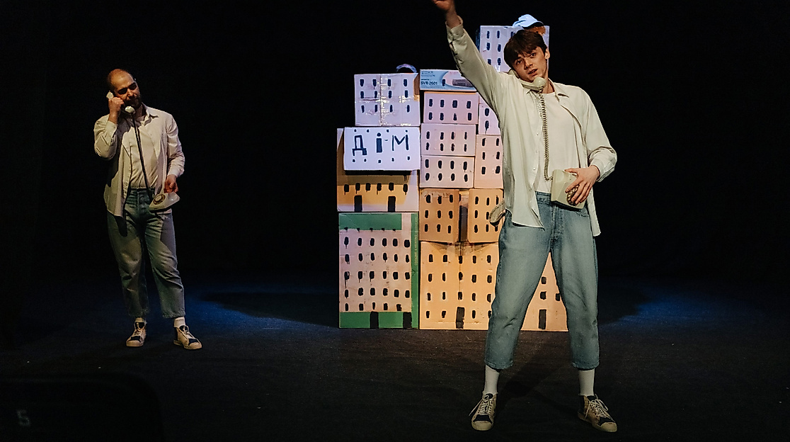 Civil-front-oh-what-a-wonderful-world--Alexander-Kochegura-(2)-web