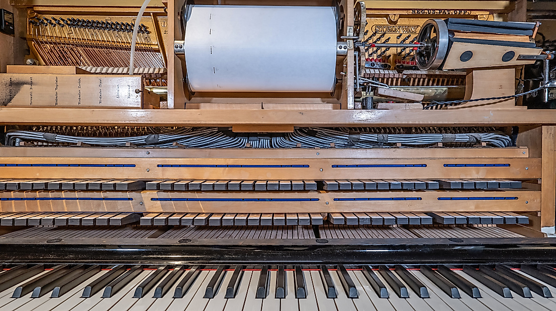 welte-klavier_detail-oben-mit-rolle-frontal-c-andreas-torneberg