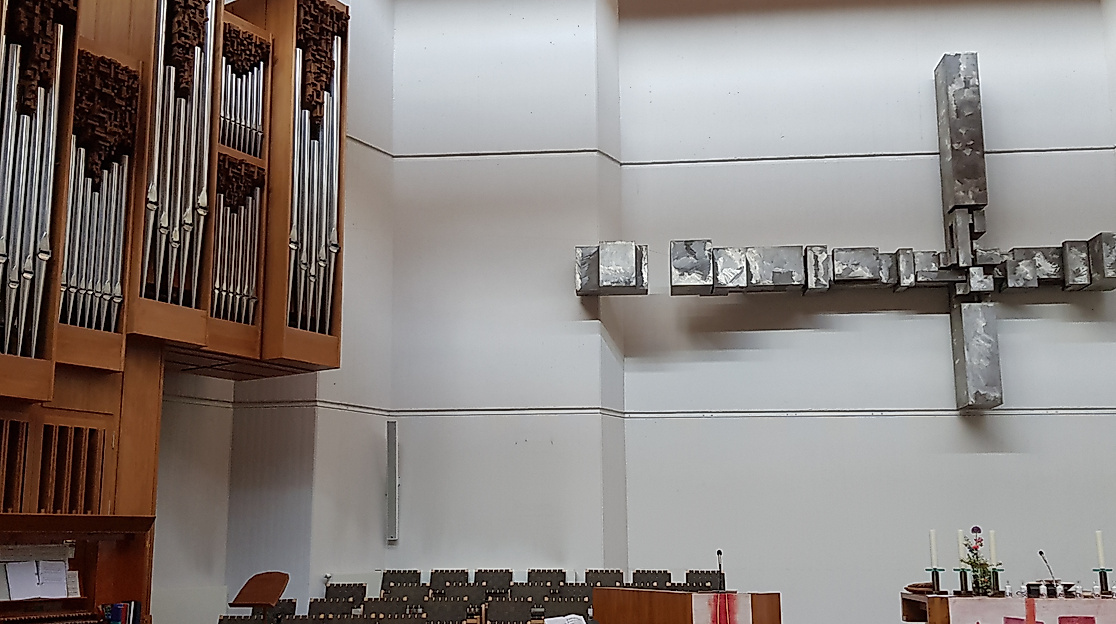 Ogel, Flügel, Kreuz, Altar