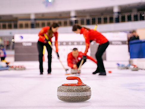 TEAM ZEITLOS fordert heraus – Die große Eisstock-Challenge in Haffkrug