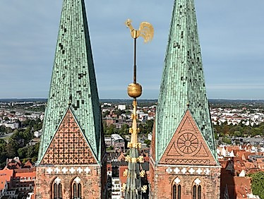 „Schritt für Schritt in die Höhe – der sanfte Turmaufstieg"