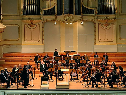 Hamburger Orchestergemeinschaft / Carlotta Nordmann / Wolf Tobias Maximilian Müller