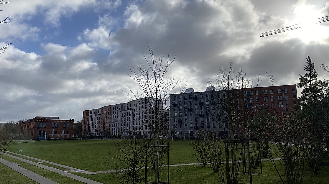Bild von der Neuen Mitte  Altona, Kleiderkasse, Harkortstraße. 2022. Foto: Stadtteilarchiv Ottensen e.V./ Anna-Maria Götz