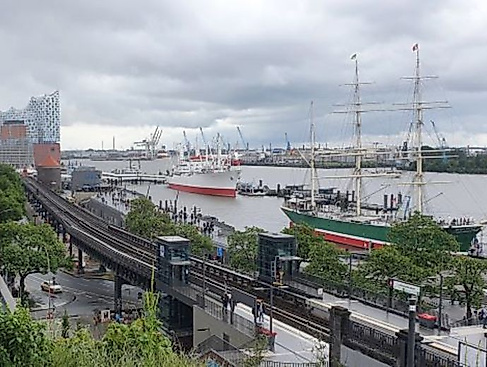 Sprung über die Elbe
