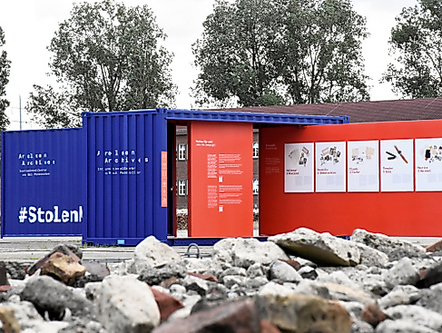 Der Ausstellungscontainer in der KZ-Gedenkstätte Neuengamme