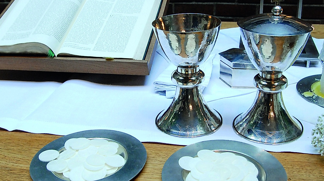 Gottesdienst mit Abendmahl und Kirchenkaffee; Karsten Harp