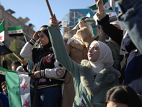 Syrer feiern den Sturz des Regimes von Baschar-al-Assad