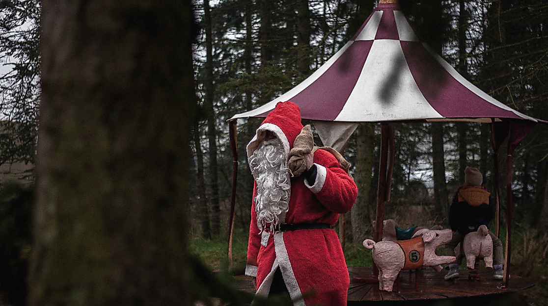 wilkenshoff-tannenbaum-schlagen-weihnachtsmann