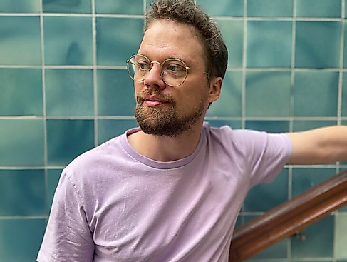 Marek Merla singt Lieder, die du nicht kennst umsonst und draußen