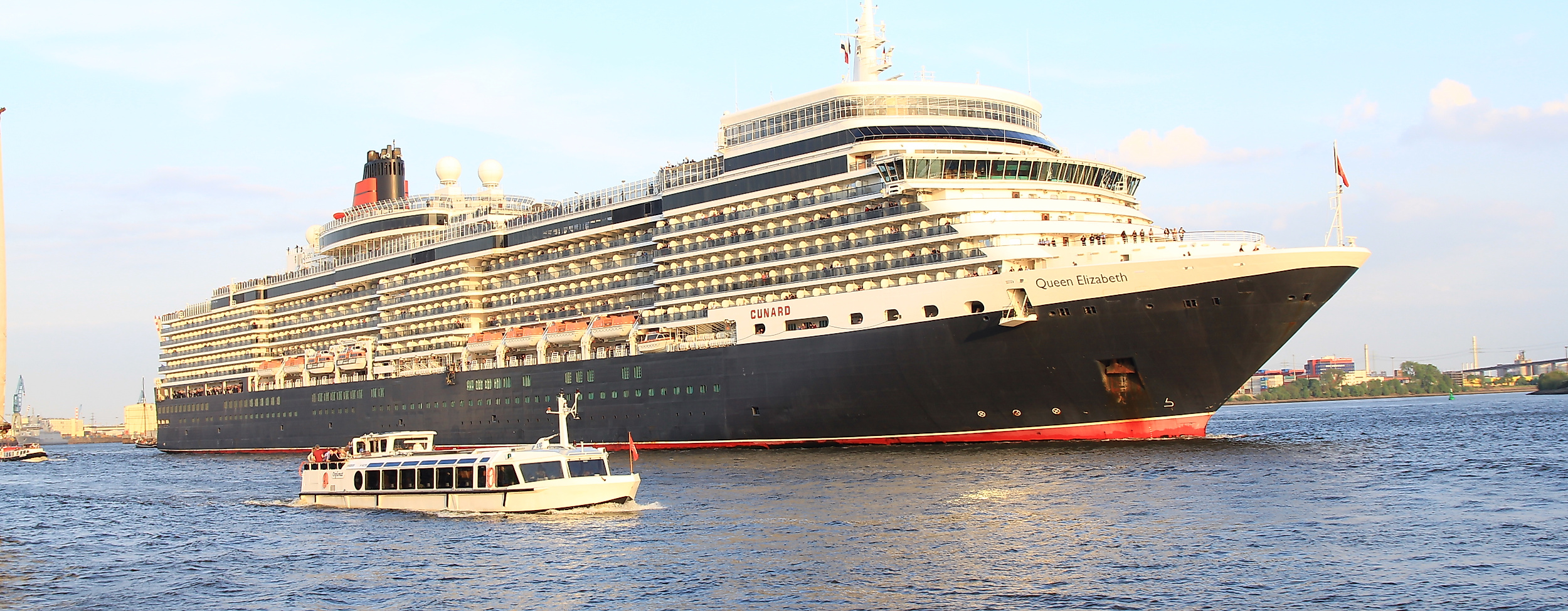 hafenrundfahrt-foto-barkassenbetrieb-buelow-1