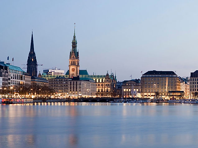 Lichterfahrt auf der Alster