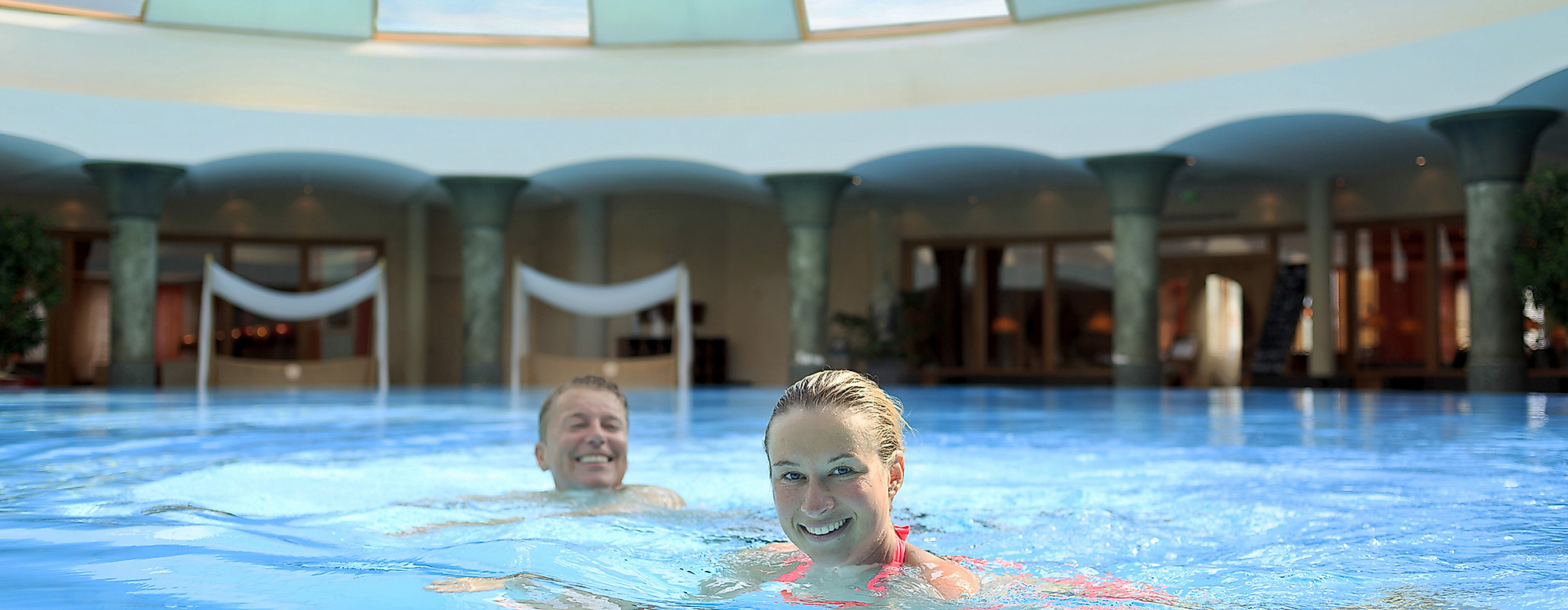 web-4_wellness_pool_dlm_2021-c-loerke-kommunikation-gmbh
