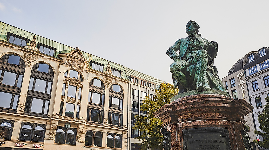 gaensemarkt_lessingdenkmal_c-2018-thisisjulia-photography-1