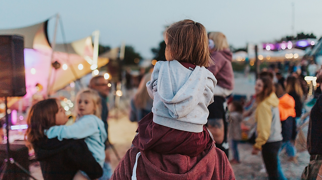 Musik im Strandkorb _ junge Bühne Scharbeutz Zuschauer 2024 © TALB