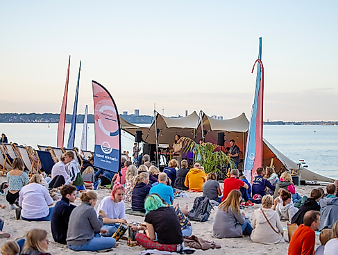 Musik im Strandkorb www.luebecker-bucht-ostsee.de(3)