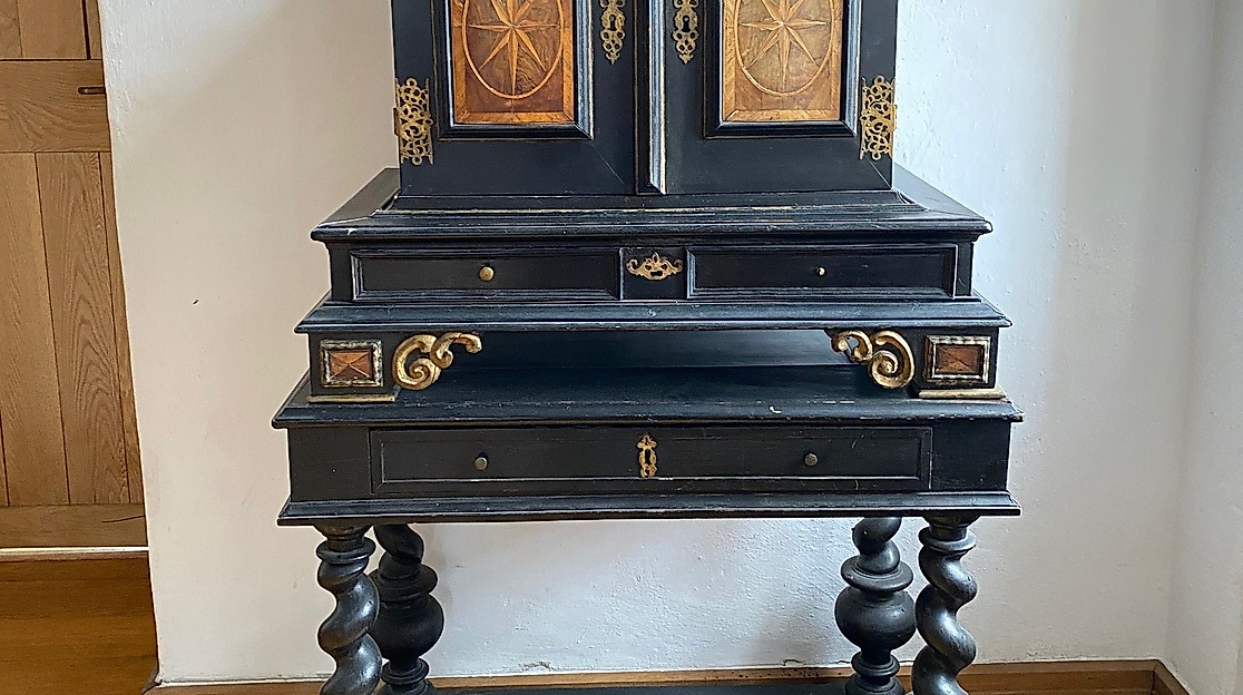Kabinettschrank_quadrat