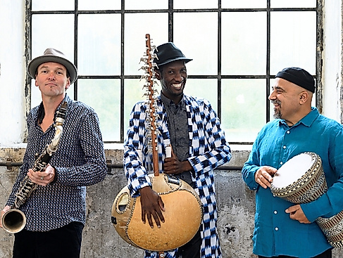 JMO - Jan Galega Brönnimann - Moussa Cissokho - Omri Hason - Nia Yelle (Open Your Eyes)