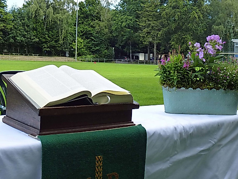 Sommerkirche im Stadion