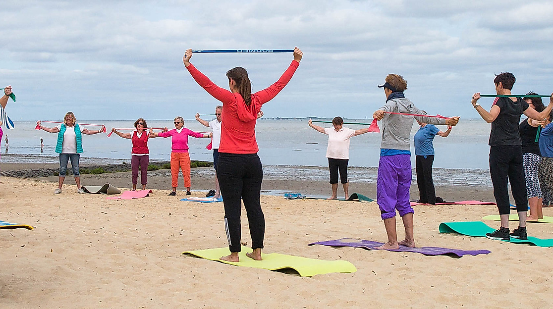 Strand-Gymnastik "Fit in den Tag"