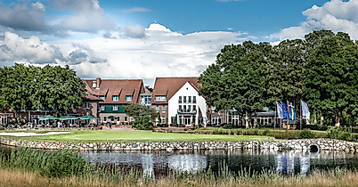 treudelbar_aussenansicht_c-steigenberger-hotel-treudelberg