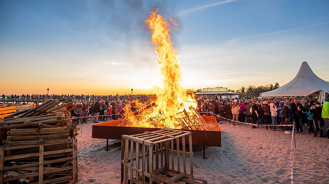 osterfeuer-am-strand_luebeckerbucht_pelzerhaken_wwwluebecker-bucht-ostseede_1_1