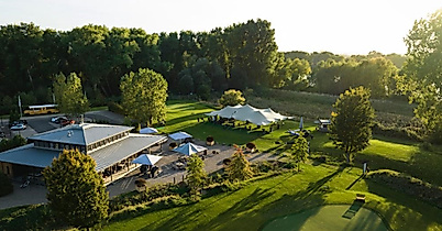 Golf Lounge Resort