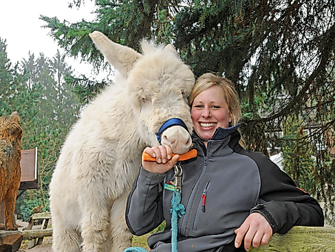 Triff den Tierplfeger im Wildpark Schwarze Berge