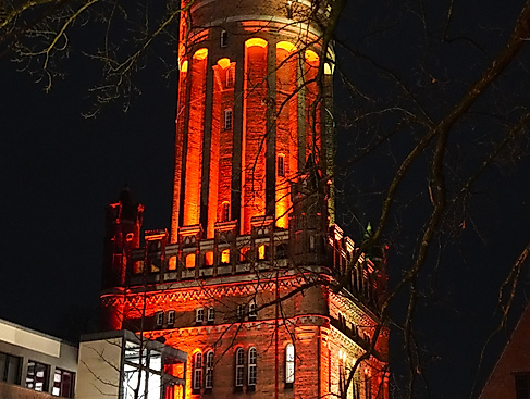 Weihnachtlicher Wasserturm