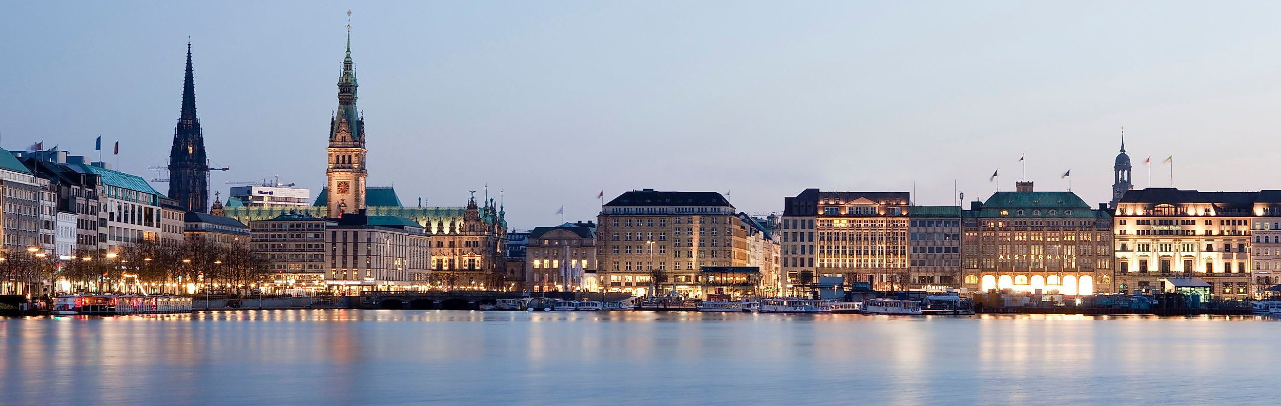 Lichterfahrt auf der Alster