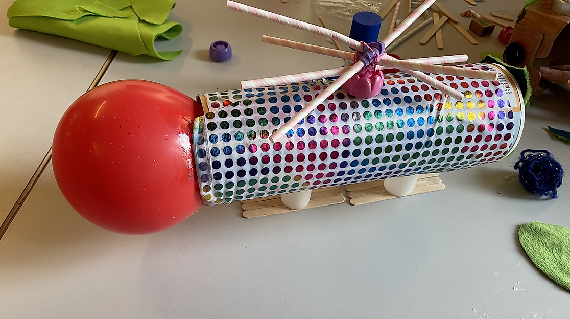 26-04-25 Propellerflieger Iris Gadatsch