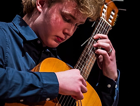 Gitarrenkonzert mit Sebastian Freyer