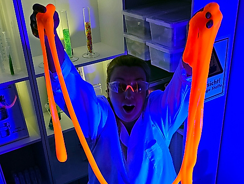 Neon-Schleim in der Schleimakademie