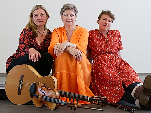Borealis | Dancing Across the Borders of Modern Folk