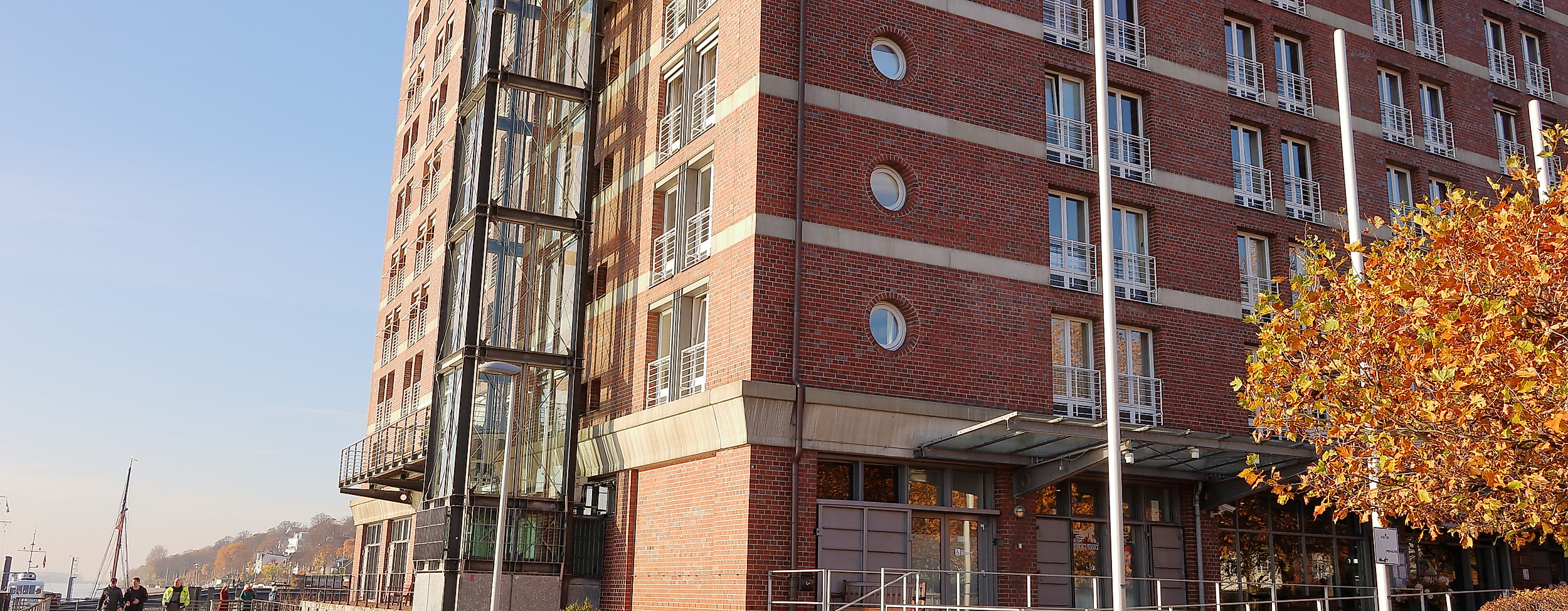 restaurant-elbwarte-im-augustinum_c-2018-hamburg-tourismus-gmbh-johanna-nickel_01