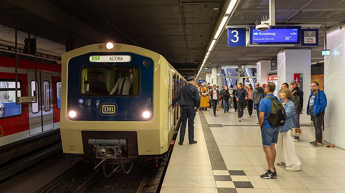 Museumszug 472 062 in Altona