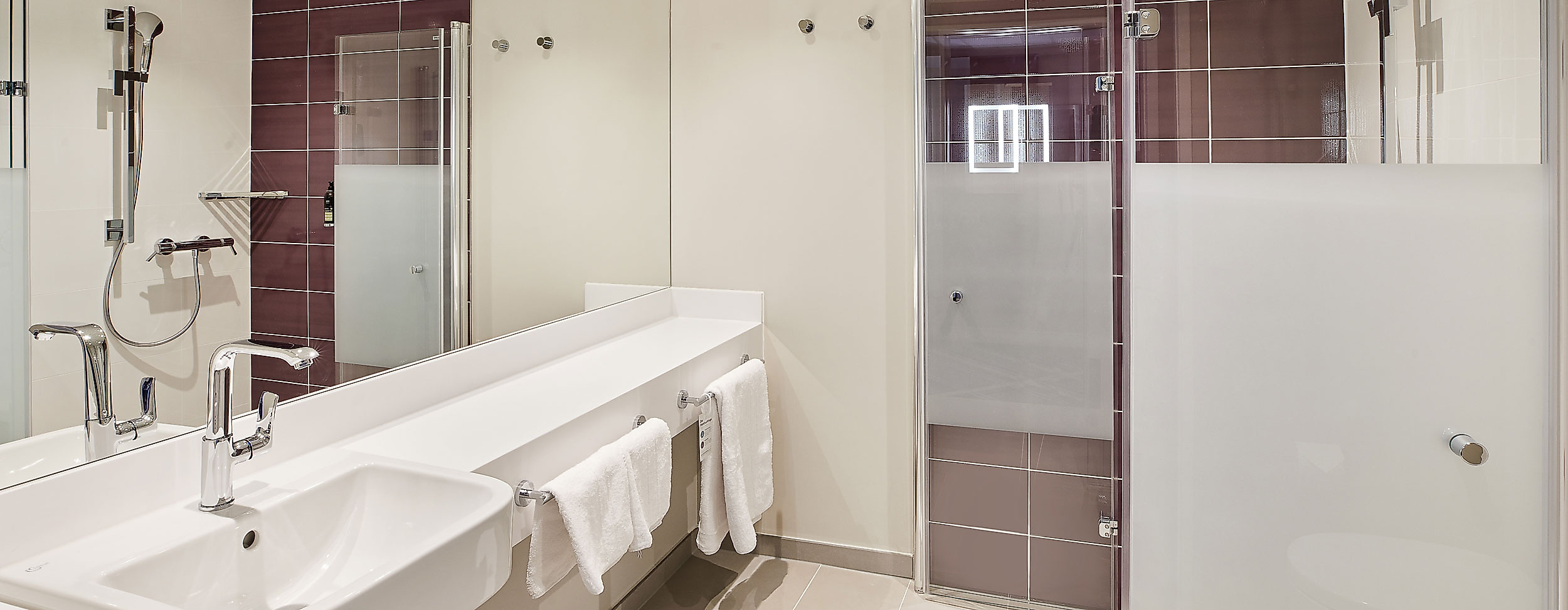 Barrierefreies Bad Premier Inn Hamburg City