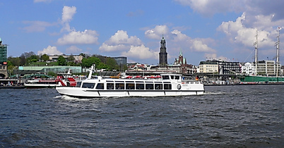 hafenrundfahrt-foto-barkassenbetrieb-buelow-5