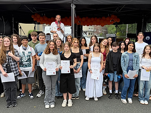 Gewinner des Kreativwettbewerbs „Kunst im Rahmen“ bei der Preisverleihung auf dem Zevener Matjesfest