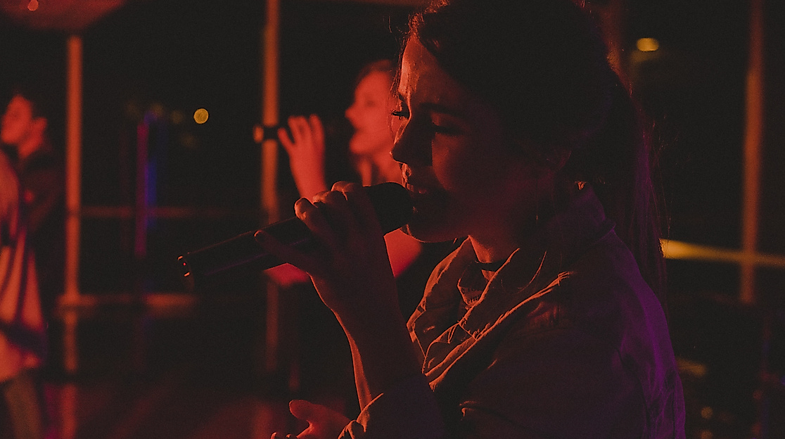 karaoke_c-jorge-flores-on-unsplash
